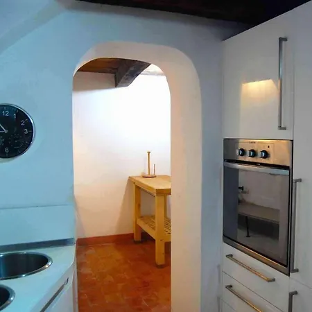 Costa Nel Centro Storico Di * سارنانو